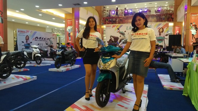 Motor Yamaha Mio S mengaspal di Jambi.