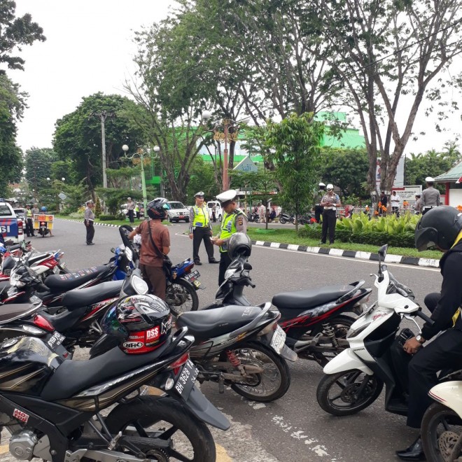 Operasi Zebra yang dilaksanakan di Taman Jomblo, Kota Jambi, Selasa pagi.