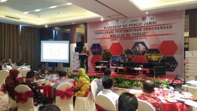 OJK menggelar kegiatan Workshop Go Publik â€œAkselerasi pertumbuhan perusahaan melalui Go Publikâ€  di Aston Hotel (1611).