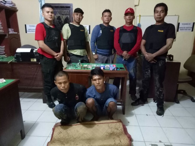 Kepolisian Sektor (Polsek) Batin XXIV berhasil menangkap enam pelaku perjudian.
