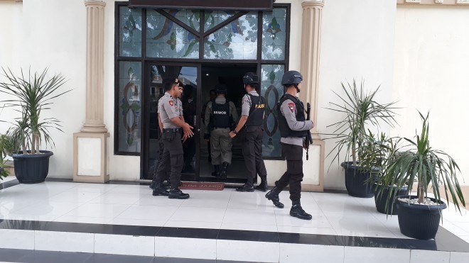 Pengaman di Mapolda Jambi saat pasca OTT KPK.