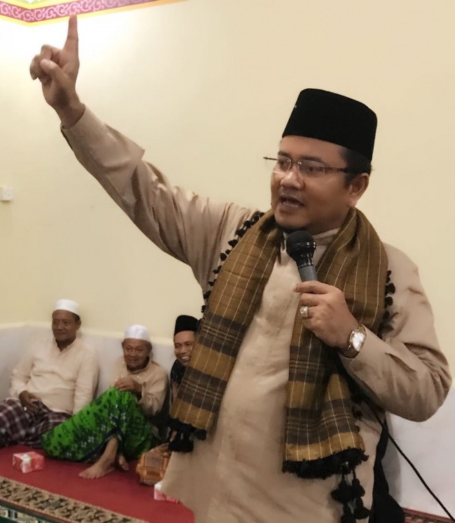 dr Maulana. 