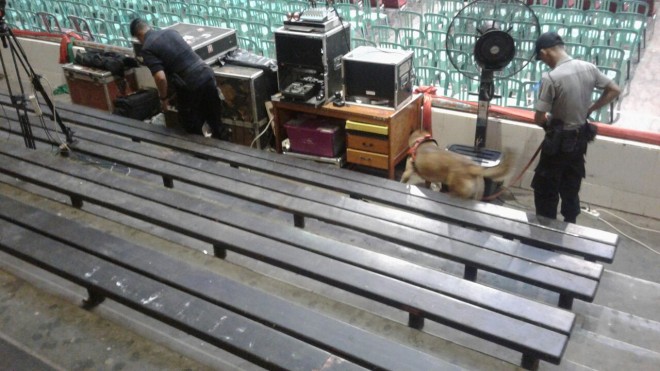 Tim Gegana Polda Jambi saat Turun ke GOR Kotabaru.