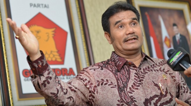 Sutan Adil Hendra. 