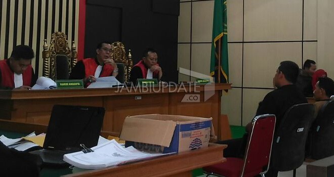 Sidang lanjutan dugaan pungutan liar (Pungli) Sahono, Mantan Kepala Desa Sungai Aur, Kecamatan Kumpeh Ilir, Kabupaten Muaro Jambi.