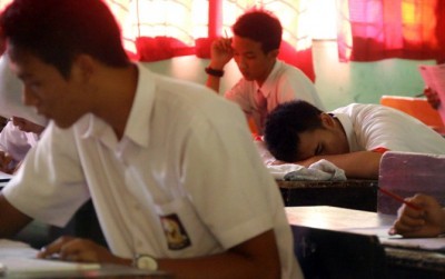 Siswa SMA saat belajar. (Ivan Lombok Post/Jawa Pos Group)