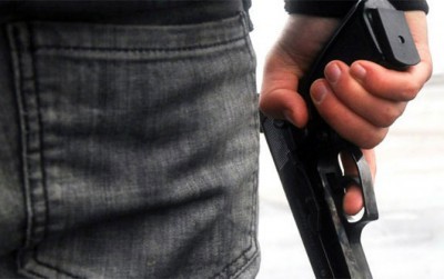 Ilustrasi perampok gunakan senjata api dalam aksinya (Pixabay.com)