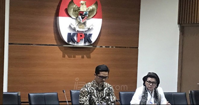 Wakil Ketua KPK Basari Panjaitan (kanan) dan juru bicara KPK Febri Diansyah.