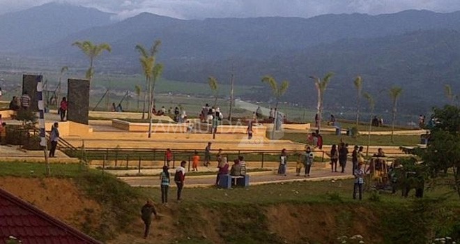 Komplek perkantoran bukit tengah.
