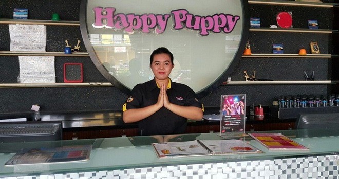 Happy Puppy memberikan promo diskon sebesar 50 persen untuk semua tipe ruangan.