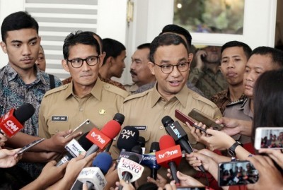Gubernur DKI Anies Baswedan dan Wakil Gubernur Sandiaga Uno. (Yesika Dinta/ JawaPos.com)