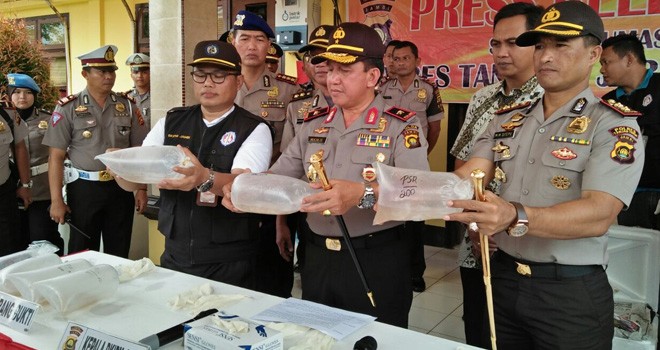 Kapolda Jambi Brigjen Muchlis saat press release di Polres Tanjab Timur