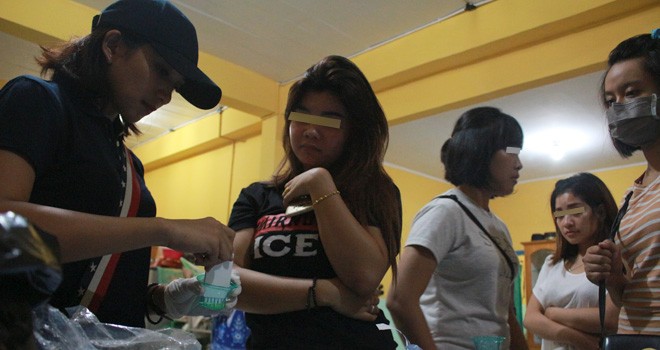 12 Orang yang terjaring razia saat Digiring Petugas.