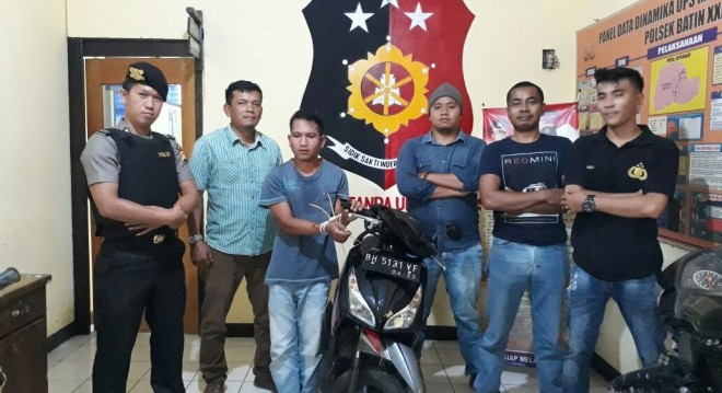 Seorang pelaku Curanmor di Mandiangin, Sarolangun saat diamankan Polisi. 