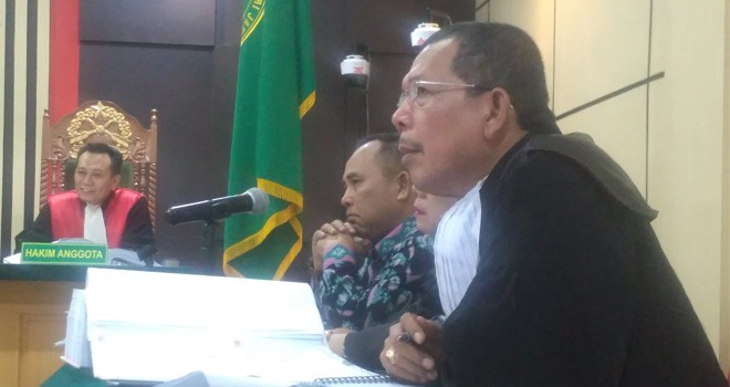 sipudin menangis di persidangan