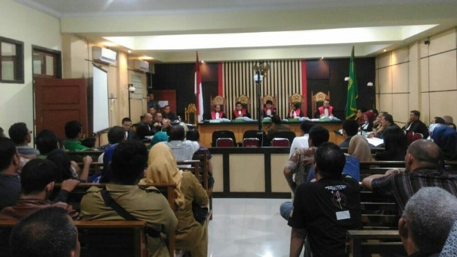 Sidang paripurna pengesahan RAPBD. 