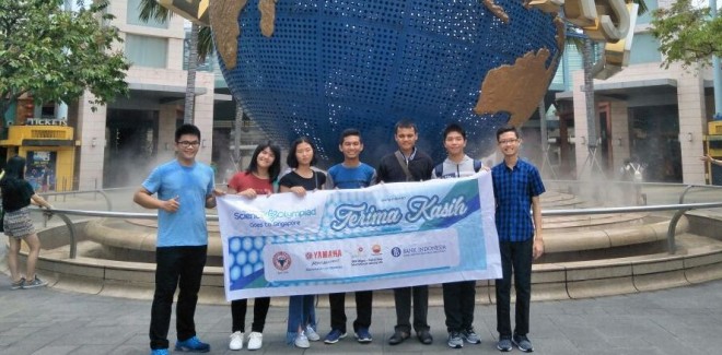 Para pemenang Jambi Ekspres Science Olympiad sat berada di Universal Studio Singapura