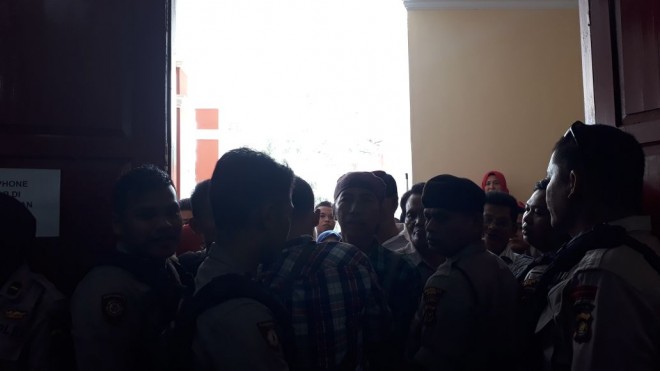 Pintu Masuk Ruang Sidang Kasus OTT Dijaga Ketat Aparat.