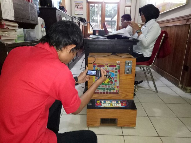 Polres Batanghari Amankan Mesin Judi Jackpot.