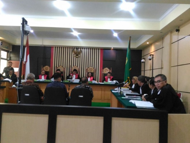 Suasana dalam sidang