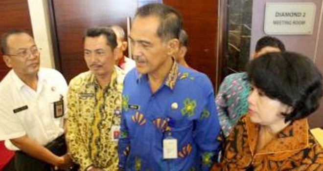 Sekda Ambok Tuo.