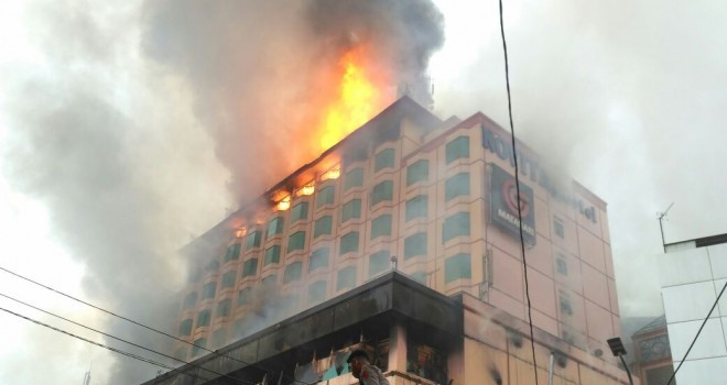 merembet ke Mall Matahari.