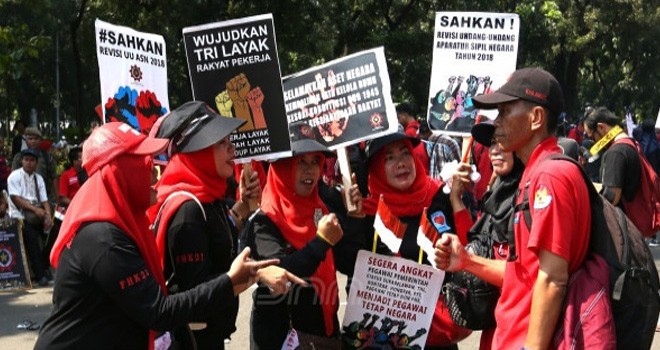 Honorer K2 saat menggelar unjuk rasa. Foto : Ricardo / JPNN