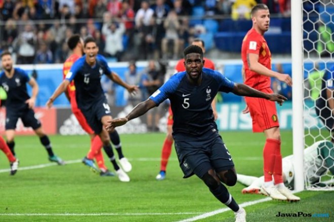 Samuel Umtiti mencetak gol kemenangan Prancis atas Belgia di babak semifinal Piala Dunia 2018 (Dok. FIFA)
