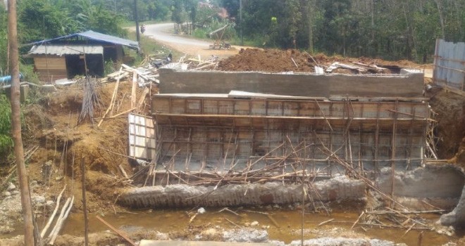 Pembangunan Jembatan Purwoharjo.