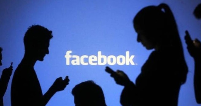 Ilustrasi: pengguna Facebook. (Reuters)