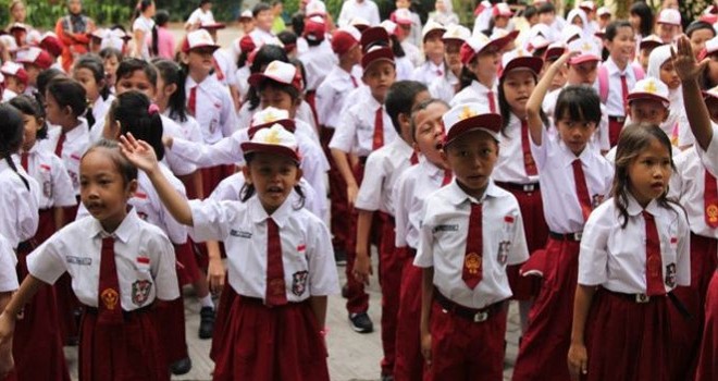 ILUSTRASI. Konservasi dan revitalisasi bahasa daerah harus dilakukan sejak dini. Kemendikbud mencatat ada 11 bahasa daerah yang telah punah. (Dery Ridwansah/JawaPos.com)