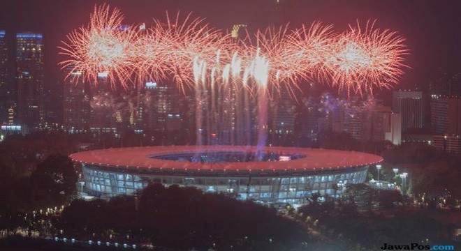 Pesta kembang api menyemarakkan Upacara Pembukaan Asian Games ke-18 Tahun 2018, di Stadion Utama GBK, Senayan, Jakarta, Sabtu (18/8) (INASGOC/Akbar Nugroho Gumay/hp/18)