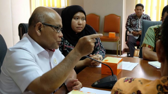 Teks poto : Bupati Masnah bersama Asisten Pengaduan Masyarakat SesNeg RI