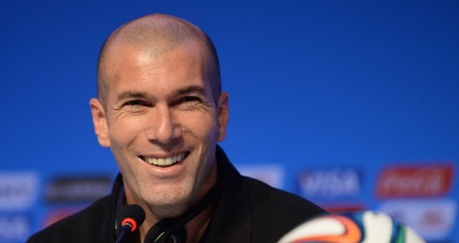 Zinedine Zidane - Mantan Pelatih Real Madrid.