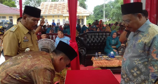  Wakil Bupati Sarolangun H. Hilallatil Badri menghadiri Sertijab Camat Mandiangin.