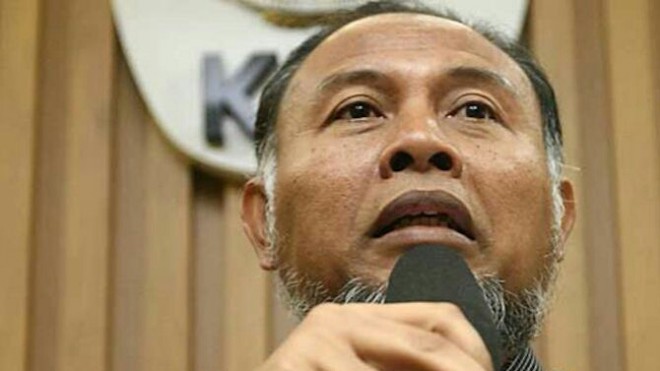 Mantan Pimpinan Komisi Pemberantasan Korupsi (KPK) Bambang Widjojanto merespons tindakan keempat pimpinan KPK yang menghadiri resepsi pernikahan putra Bambang Soesatyo (Bamsoet). (Hendra Eka/Jawa Pos)