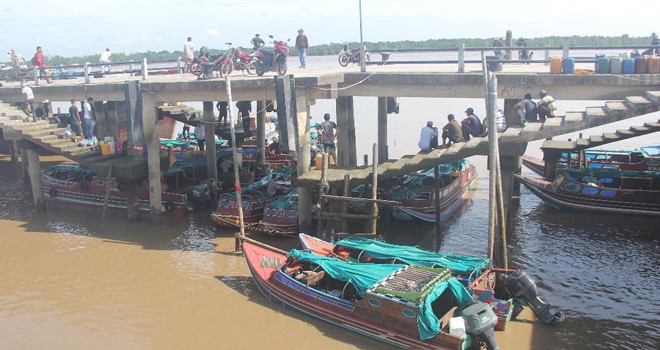 Sarana dan prasarana di Pelabuhan Lalulintas Angkutan Sungai Danau dan Penyeberangan (LLASDP) Kualatungkal.