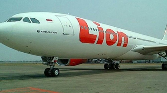 Ilustrasi pesawat Lion Air, polemik soal minimnya gaji pilot maskapai Lion Air akhirnya diklarifikasi presdirnya, Edward Sirait (DOK.JAWAPOS.COM)