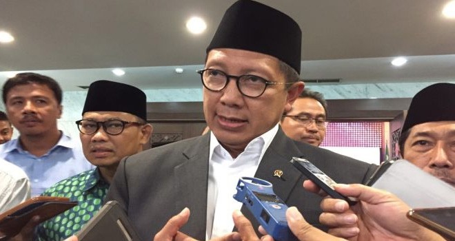 Menteri Agama, Lukmah Hakim Saifuddin ketika memberikan keterangan pers usai launching program Simkah, Kamis (9/11) malam. (Yesika Dinta/JawaPos.com)