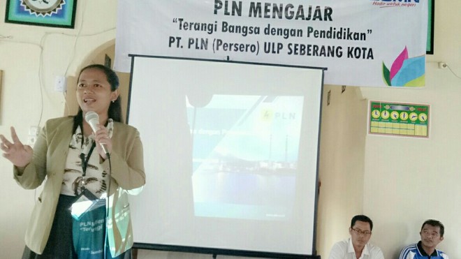 Kepala PLN ULP Seberang Kota Agustini Pertiwi.