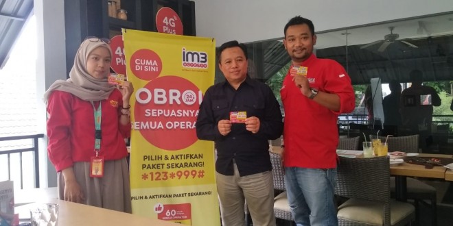 Heri Sentosa selaku Sales Area Manager Indosat Ooredoo Jambi saat memperkenalkan Paket nelpon IM3 Ooredoo. Foto : Iwan Kurniawan / Jambi Update
