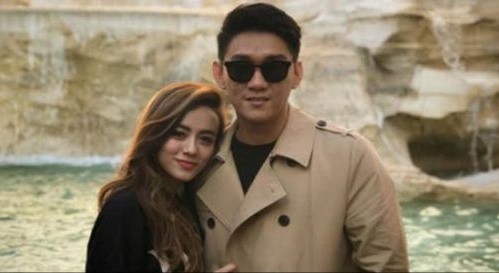 Ifan Seventen bersama Istri. Foto : Instagram