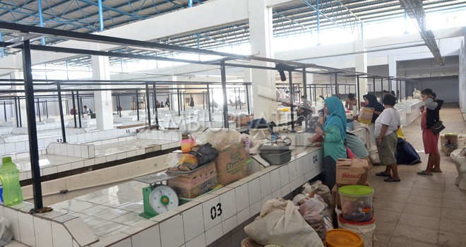 Pedagang Pasar Talang Banjar menampati lapak baru yang disiapkan Pemerintah Kota Jambi. Hingga saat ini masih ada pedagang yang belum mendapatkan lapak. Foto : M Ridwan / Jambi Ekspres