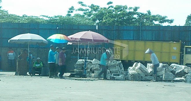 Gudang karet di Kelurahan Payo Selincah. Foto : Dok Jambiupdate