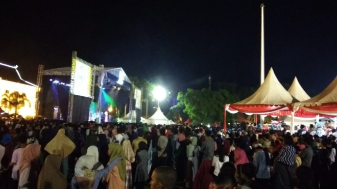 Pesta Rakyat di Lapangan Kantor Gubernur Jambi. Foto : Safwan / Jambiupdate