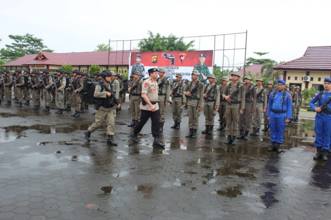 Wakapolda Jambi Lepas Ratusan Personel Brimob untuk Pengamanan di Papua. Foto : Doni / Jambiupdate