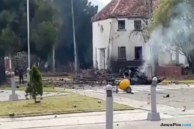 Setidaknya 20 orang meninggal dunia dan puluhan lainnya luka-luka dalam serangan bom mobil yang terjadi di Ibu Kota Kolombia, Bogota pada Kamis (17/1) waktu setempat (BQ Noticias)