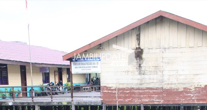 Salah satu sekolah yang rusan dan butuh perbaikan dari pemerintah. Foto : Dok Jambiupdate