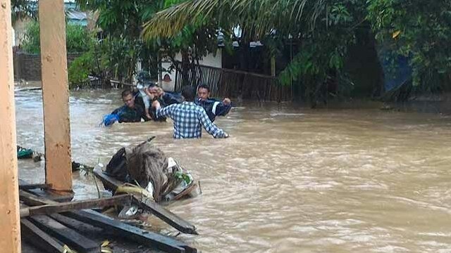 Banjir bandang di Kecamatan Pallangga, Gowa, Selasa (22/1). (Sahrul Ramadan/JawaPos.com)