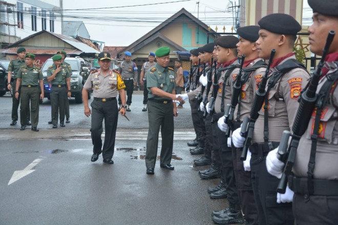 Danrem 042/Gapu Pimpin Apel Bersama TNI - Polri di Polda Jambi. Foto : Ist